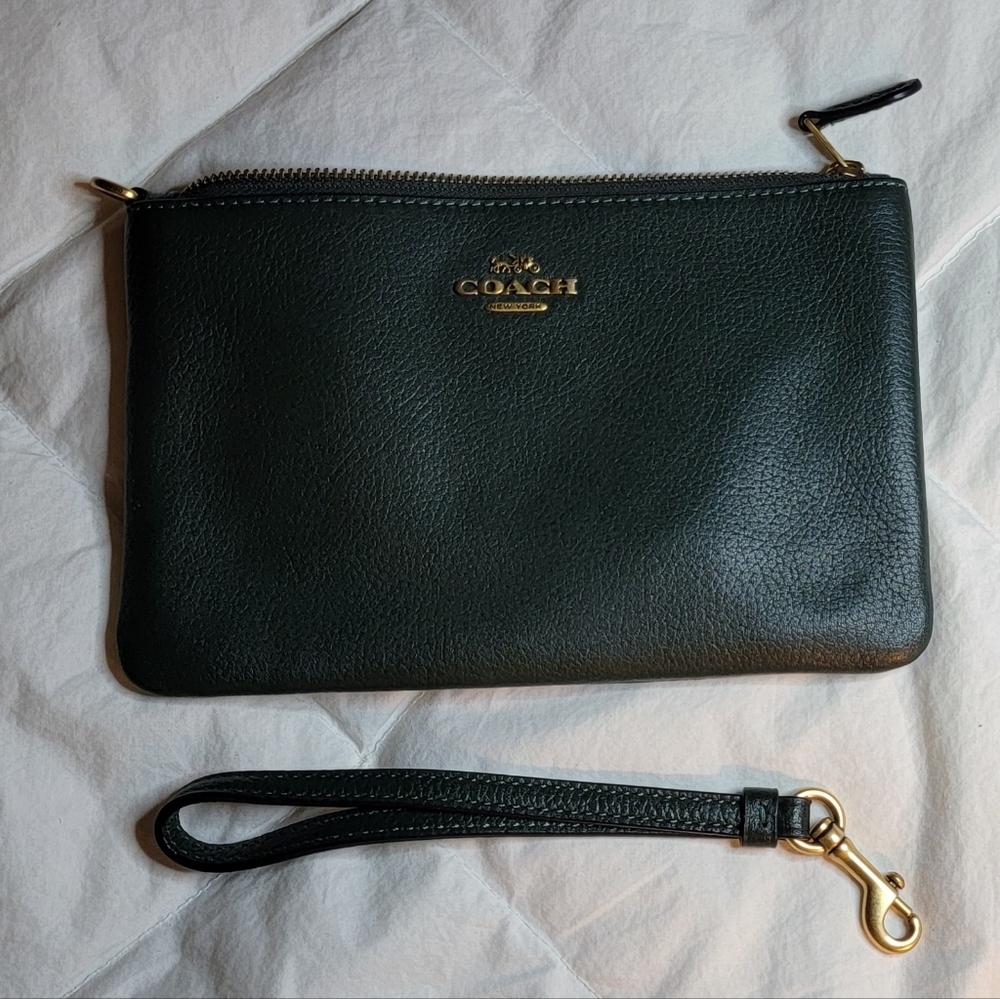 Coach Wristlet dark green 7.25"x5"